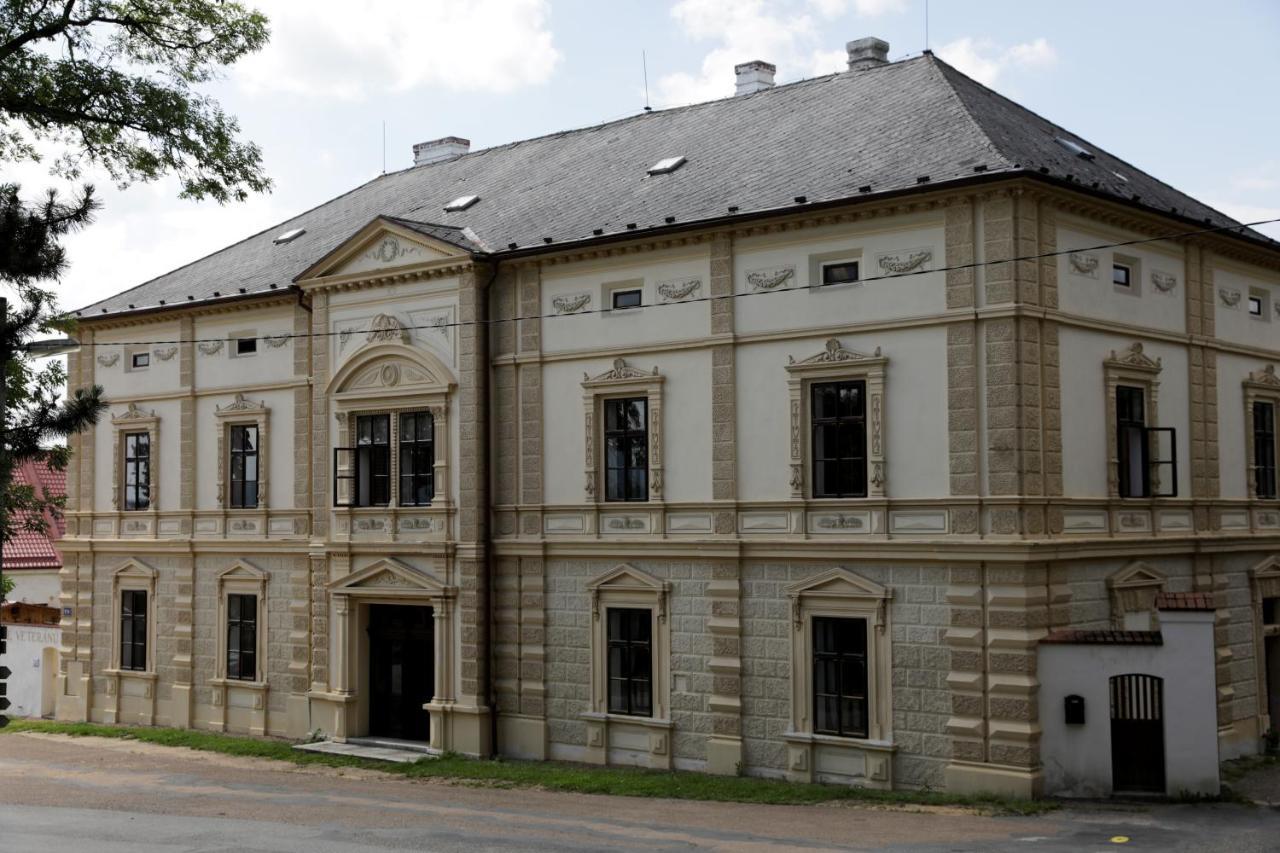 Historicke Apartmany Zelenohorska Posta Nepomuk 外观 照片
